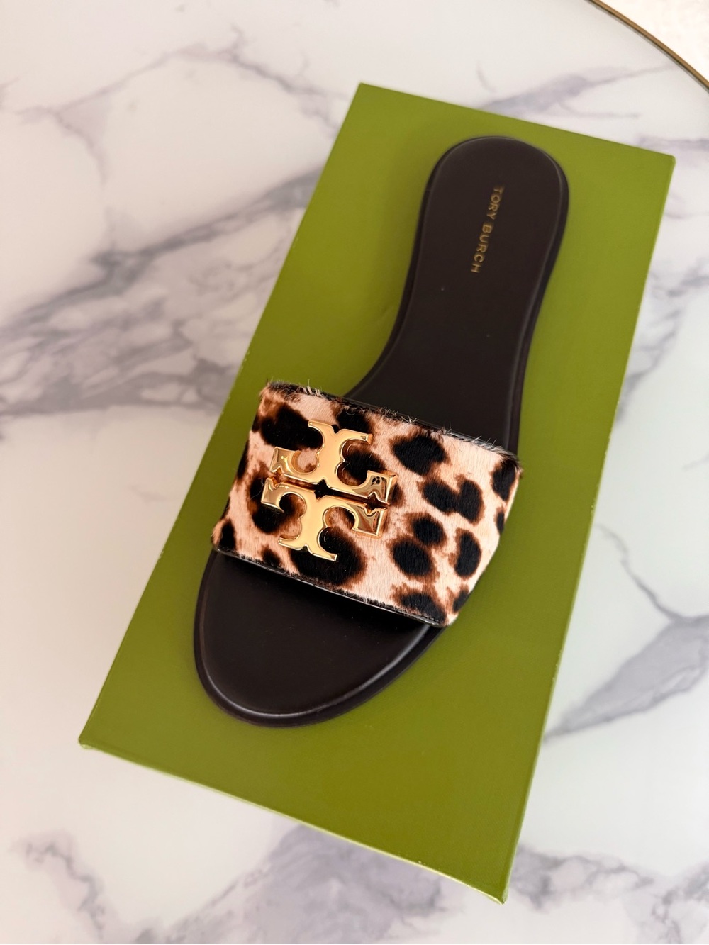 Tory Burch Everly Leopard Calf Hair Slide Sandals Logo Mule Flats 8 RUNS SMALL - Picture 3 of 9